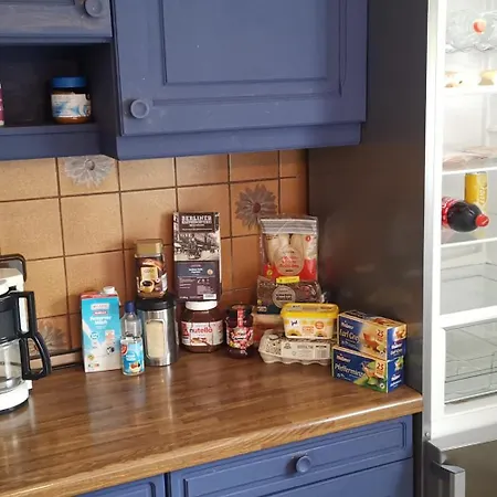 Komfort Mit Garten, 4 Zimmer, 8 Betten, Eigene Kueche, Bad Wc, Gratis Fruehstueck, Parkplaetze Und Wifi, So Privat Zu Hause Kassel