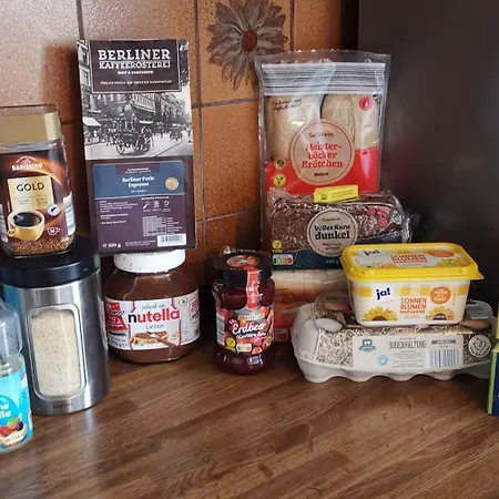 Komfort Mit Garten, 4 Zimmer, 8 Betten, Eigene Kueche, Bad Wc, Gratis Fruehstueck, Parkplaetze Und Wifi, So Privat Zu Hause * Kassel