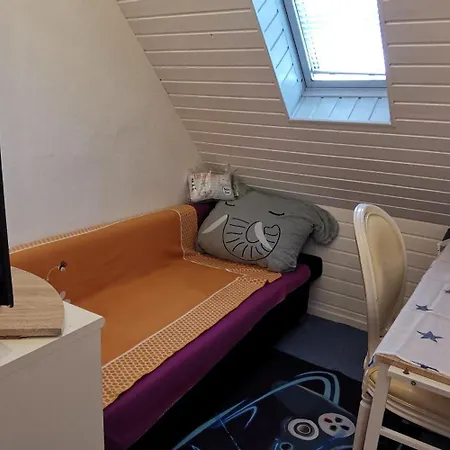 Ganze 95Qm Komfort Wohnung Mit 4 Zimmern Sowie Eigener Kueche, Bad Und Wc, Mit Garten, Gratis Parkplaetze, Wifi, Ruhige Top Lage *