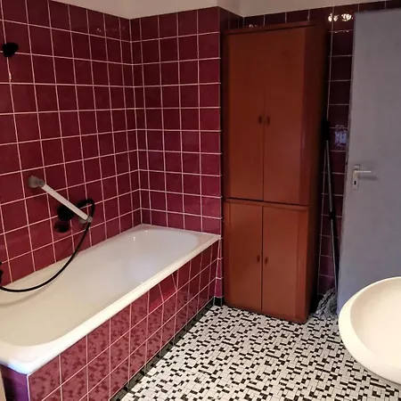 Lejlighed Ganze 95Qm Komfort Wohnung Mit 4 Zimmern Sowie Eigener Kueche, Bad Und Wc, Mit Garten, Gratis Parkplaetze, Wifi, Ruhige Top Lage Kassel