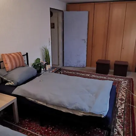 Komfort Mit Garten, 4 Zimmer, 8 Betten, Eigene Kueche, Bad Wc, Gratis Fruehstueck, Parkplaetze Und Wifi, So Privat Zu Hause Daire