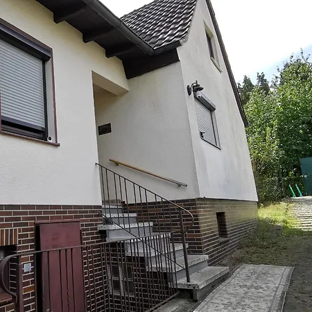 Ganze 95Qm Ferien Wohnung Mit 3 Schlafzimmer, Eigener Kueche, Wohnzimmer, Badezimmer, Wc Sowie Grossen Garten, Gratis Parkplaetze, Wifi, Ruhige Top Lage *