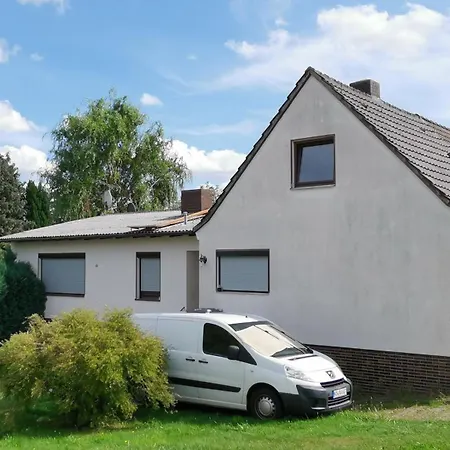 Komfort Mit Garten, 4 Zimmer, 8 Betten, Eigene Kueche, Bad Wc, Gratis Fruehstueck, Parkplaetze Und Wifi, So Privat Zu Hause Kassel
