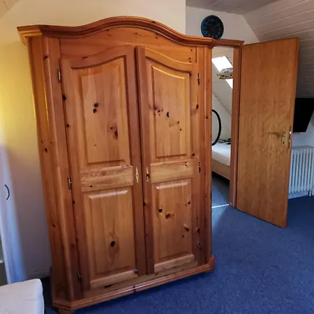 Daire Ganze 95Qm Komfort Wohnung Mit Garten, 3 Schlafzimmer, Mit Privater Kueche, Wohnzimmer, Badezimmer, Wc, Gratis Parkplaetze, Wifi, Ruhige Top Lage *