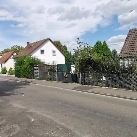 Komfort Mit Garten, 4 Zimmer, 8 Betten, Eigene Kueche, Bad Wc, Gratis Fruehstueck, Parkplaetze Und Wifi, So Privat Zu Hause