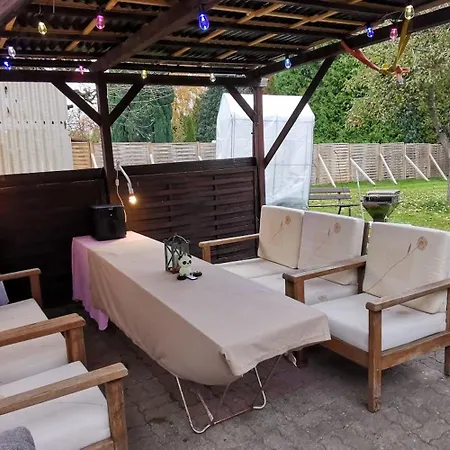 Komfort Mit Garten, 4 Zimmer, 8 Betten, Eigene Kueche, Bad Wc, Gratis Fruehstueck, Parkplaetze Und Wifi, So Privat Zu Hause *