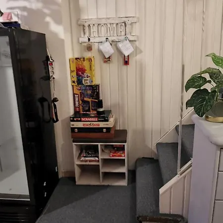 Daire Ganze 95Qm Komfort Wohnung Mit Garten, 3 Schlafzimmer, Mit Privater Kueche, Wohnzimmer, Badezimmer, Wc, Gratis Parkplaetze, Wifi, Ruhige Top Lage