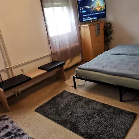 Lejlighed Ganze 95Qm Komfort Wohnung Mit 4 Zimmern Sowie Eigener Kueche, Bad Und Wc, Mit Garten, Gratis Parkplaetze, Wifi, Ruhige Top Lage