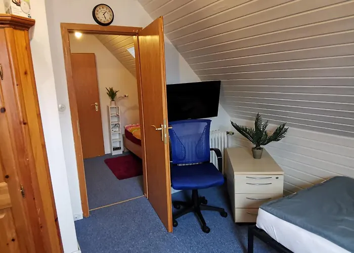 アパート Ganze 95Qm Ferien Wohnung Mit 3 Schlafzimmer, Eigener Kueche, Wohnzimmer, Badezimmer, Wc Sowie Grossen Garten, Gratis Parkplaetze, Wifi, Ruhige Top Lage