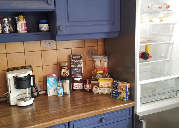 Ganze 95Qm Ferien Wohnung Mit 3 Schlafzimmer, Eigener Kueche, Wohnzimmer, Badezimmer, Wc Sowie Grossen Garten, Gratis Parkplaetze, Wifi, Ruhige Top Lage カッセル