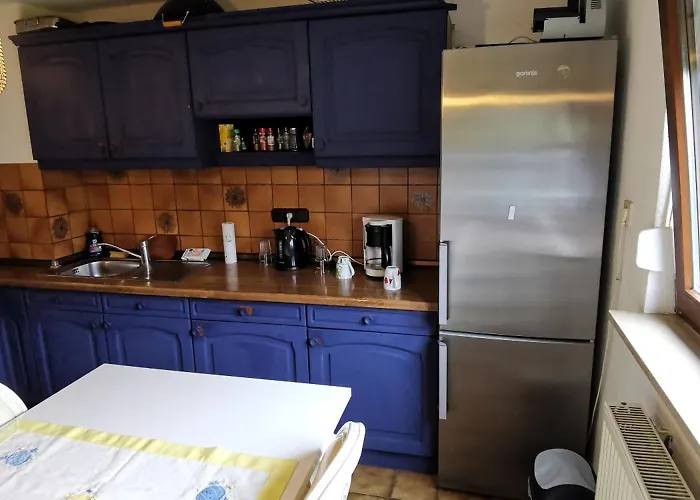 Ganze 95Qm Ferien Wohnung Mit 3 Schlafzimmer, Eigener Kueche, Wohnzimmer, Badezimmer, Wc Sowie Grossen Garten, Gratis Parkplaetze, Wifi, Ruhige Top Lage カッセル