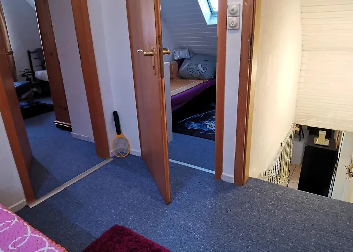 Ganze 95Qm Ferien Wohnung Mit 3 Schlafzimmer, Eigener Kueche, Wohnzimmer, Badezimmer, Wc Sowie Grossen Garten, Gratis Parkplaetze, Wifi, Ruhige Top Lage アパート *