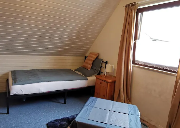 Ganze 95Qm Komfort Wohnung Mit Garten, 3 Schlafzimmer, Mit Privater Kueche, Wohnzimmer, Badezimmer, Wc, Gratis Parkplaetze, Wifi, Ruhige Top Lage Daire