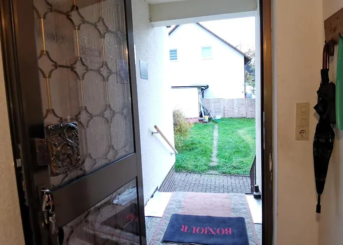 Ganze 95Qm Komfort Wohnung Mit Garten, 3 Schlafzimmer, Mit Privater Kueche, Wohnzimmer, Badezimmer, Wc, Gratis Parkplaetze, Wifi, Ruhige Top Lage Daire Kassel