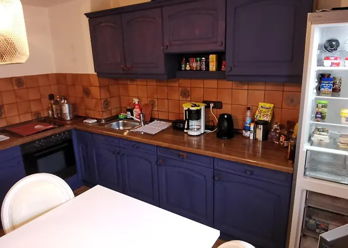 Ganze 95Qm Ferien Wohnung Mit 3 Schlafzimmer, Eigener Kueche, Wohnzimmer, Badezimmer, Wc Sowie Grossen Garten, Gratis Parkplaetze, Wifi, Ruhige Top Lage アパート カッセル