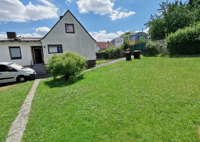 Ganze 95Qm Komfort Wohnung Mit Garten, 3 Schlafzimmer, Mit Privater Kueche, Wohnzimmer, Badezimmer, Wc, Gratis Parkplaetze, Wifi, Ruhige Top Lage *