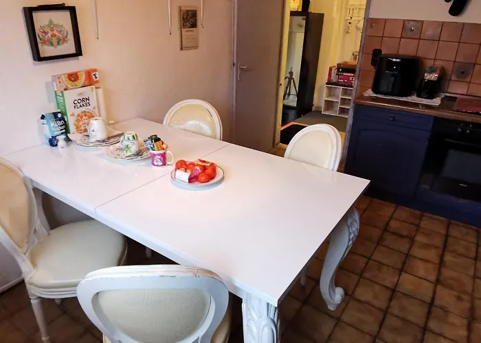 アパート Ganze 95Qm Ferien Wohnung Mit 3 Schlafzimmer, Eigener Kueche, Wohnzimmer, Badezimmer, Wc Sowie Grossen Garten, Gratis Parkplaetze, Wifi, Ruhige Top Lage