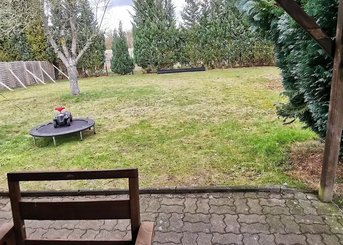 Ganze 95Qm Ferien Wohnung Mit 3 Schlafzimmer, Eigener Kueche, Wohnzimmer, Badezimmer, Wc Sowie Grossen Garten, Gratis Parkplaetze, Wifi, Ruhige Top Lage アパート *