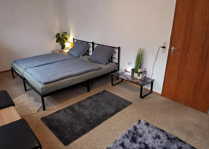Ganze 95Qm Komfort Wohnung Mit Garten, 3 Schlafzimmer, Mit Privater Kueche, Wohnzimmer, Badezimmer, Wc, Gratis Parkplaetze, Wifi, Ruhige Top Lage Daire