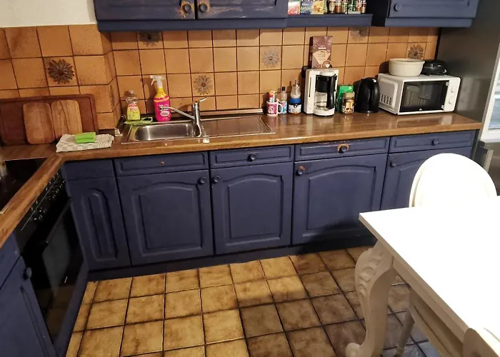 アパート Ganze 95Qm Ferien Wohnung Mit 3 Schlafzimmer, Eigener Kueche, Wohnzimmer, Badezimmer, Wc Sowie Grossen Garten, Gratis Parkplaetze, Wifi, Ruhige Top Lage *