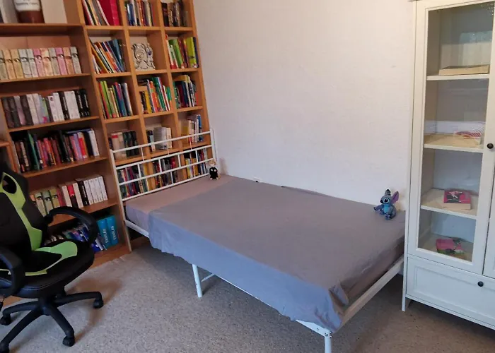 Daire Ganze 95Qm Komfort Wohnung Mit Garten, 3 Schlafzimmer, Mit Privater Kueche, Wohnzimmer, Badezimmer, Wc, Gratis Parkplaetze, Wifi, Ruhige Top Lage